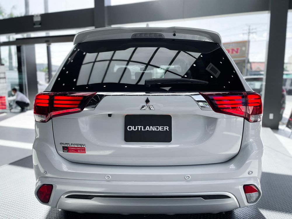 mitsubishi-outlander-10.jpg